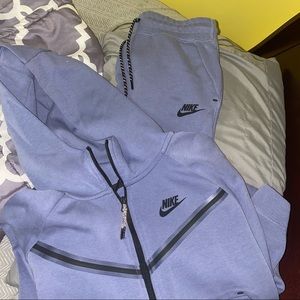 Womens Nike Tech